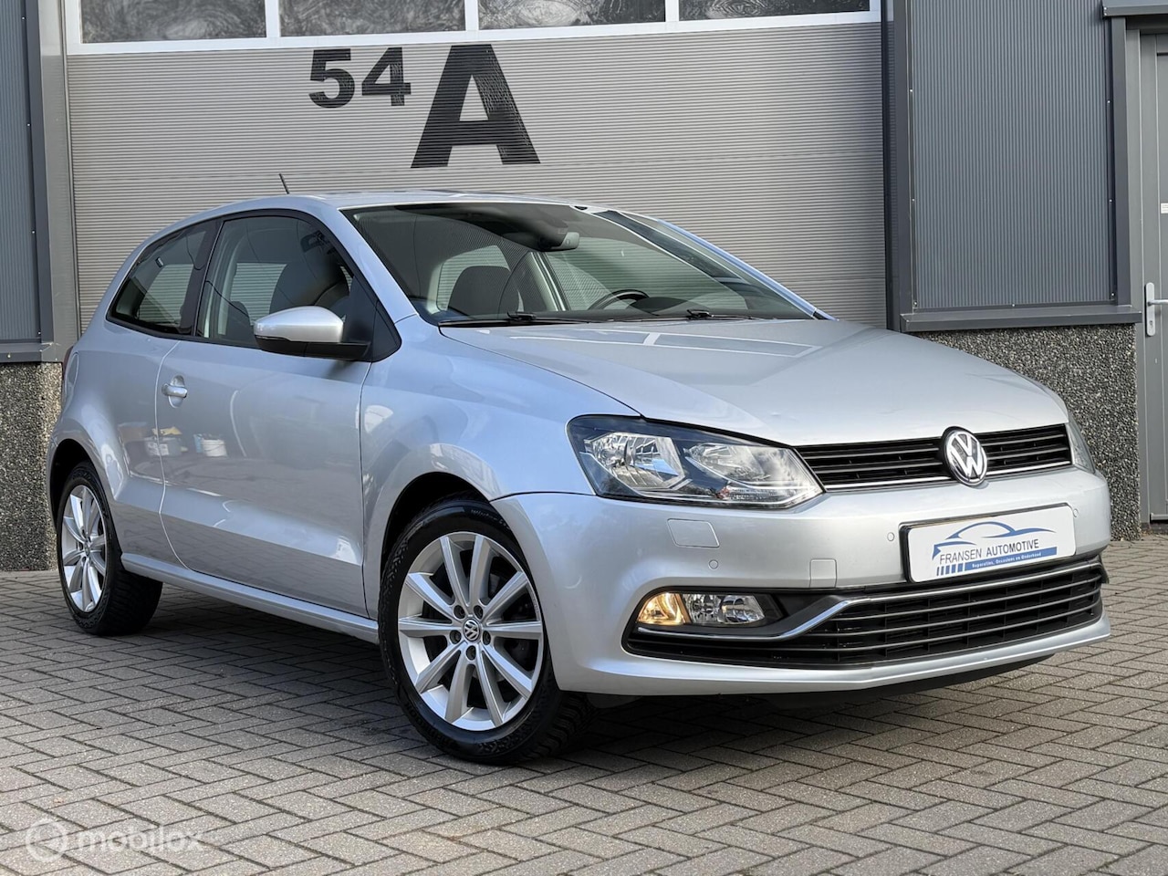 Volkswagen Polo - 1.2 TSI Highline 2017 Stoelverwarming/navi - AutoWereld.nl