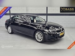 BMW 3-serie - 318i Sedan Sport Bj 2025 Lage KM