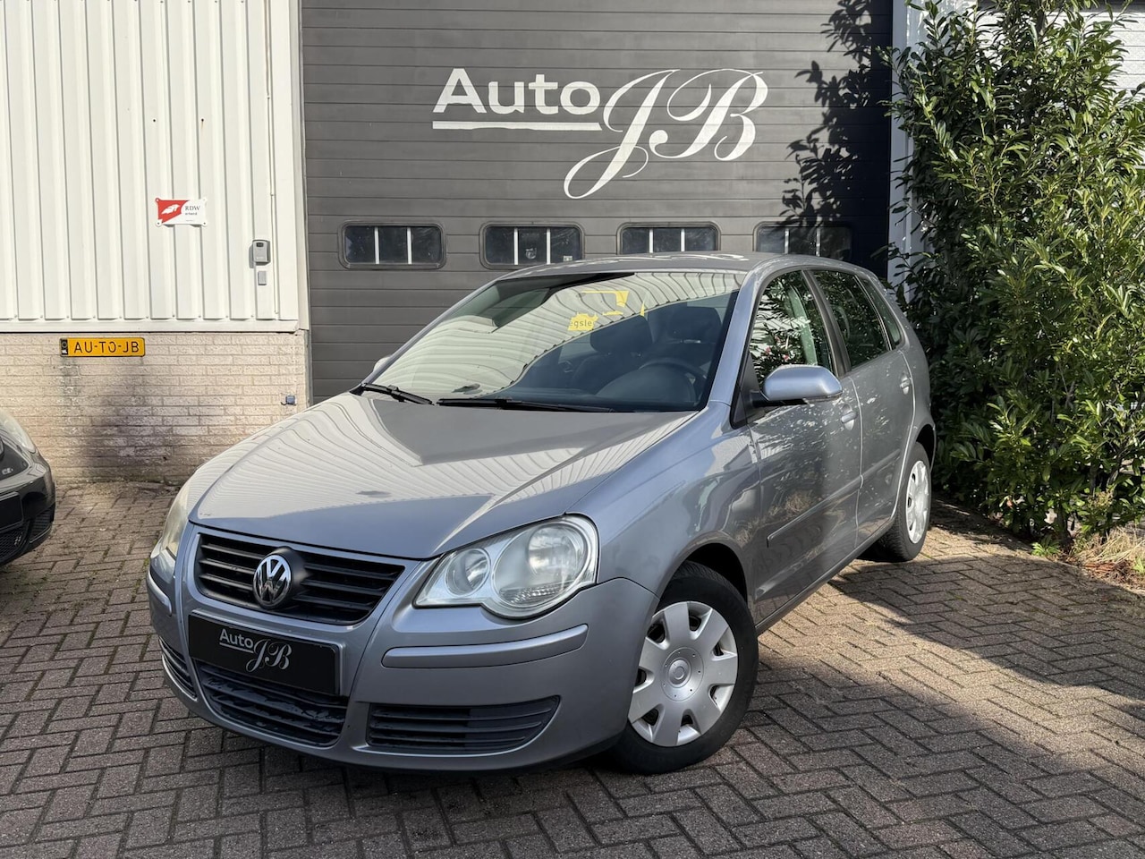Volkswagen Polo - 1.4 16V OPTIVE | 5DR | ALLSEASON | APK 10-27 - AutoWereld.nl