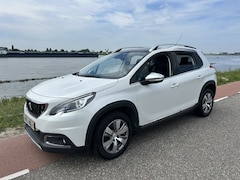 Peugeot 2008 - 1.2 automaat 2014 79.000 km Nap nwe Vredestein banden