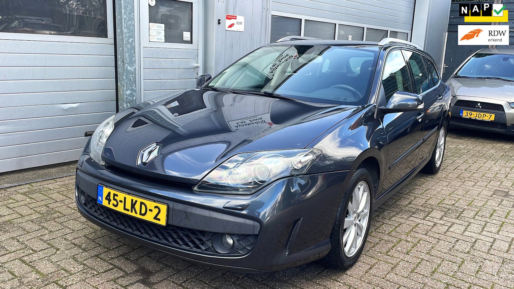 Renault Laguna Estate - 2.0 16V Celsium-Navi-Clima-Cruise-APK - AutoWereld.nl