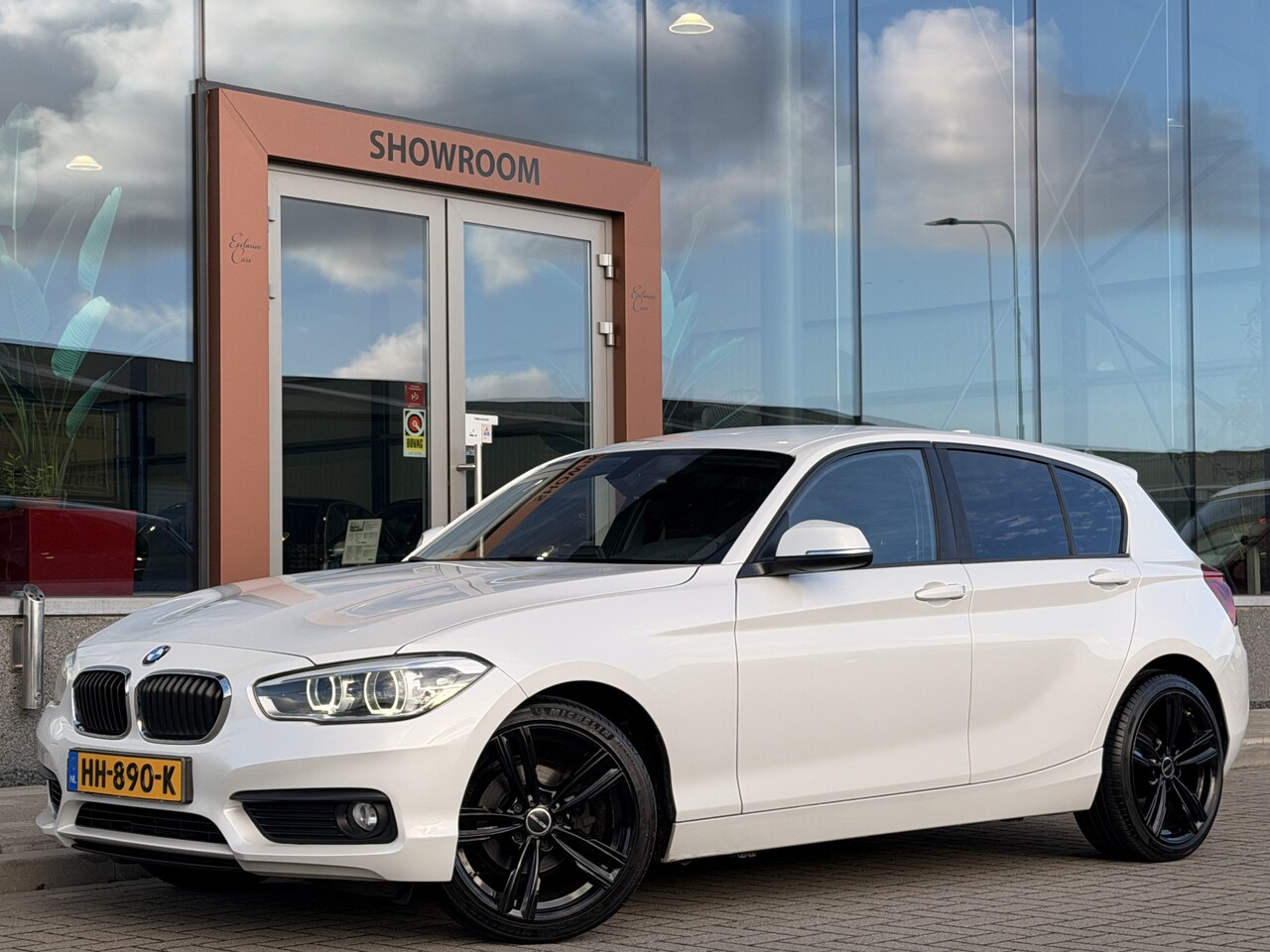 BMW 1-serie - 118i EDE Corporate Lease Essential | Cruise | Navi | LED | 18 Inch | - AutoWereld.nl