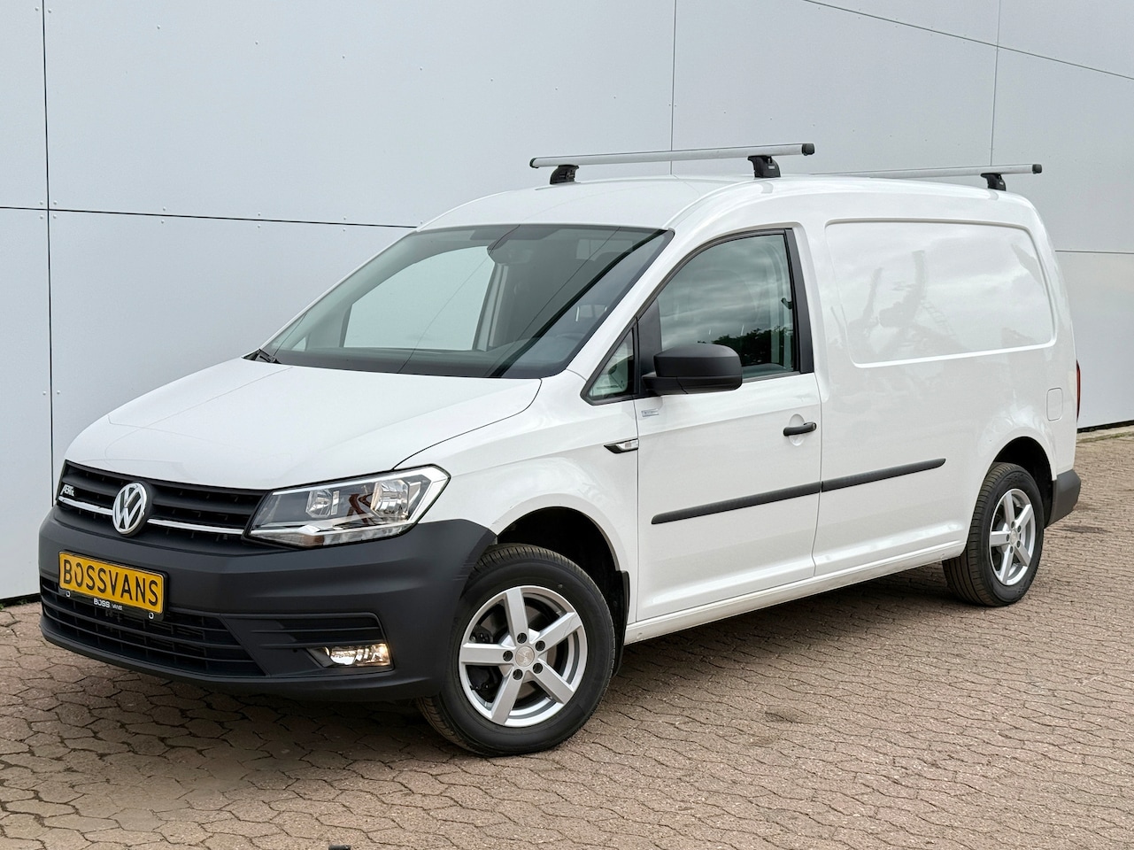 Volkswagen Caddy Maxi - e-Caddy 37kWh 113PK L2H1 Elektrisch ABT Maxi 37,3kWh 159km WLTP Trekhaak Lichmetalen Velge - AutoWereld.nl