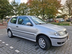 Volkswagen Polo - 1.4 Comfortline