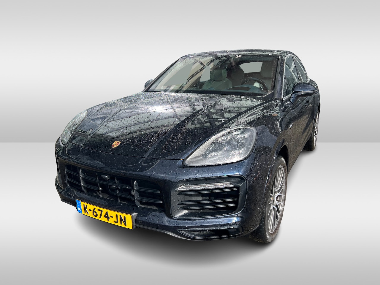 Porsche Cayenne Coupé - 3.0 E-Hybrid / Trekhaak / Panoramadak / 360Camera / Head-up / Softclose / 21'' / Achterasb - AutoWereld.nl