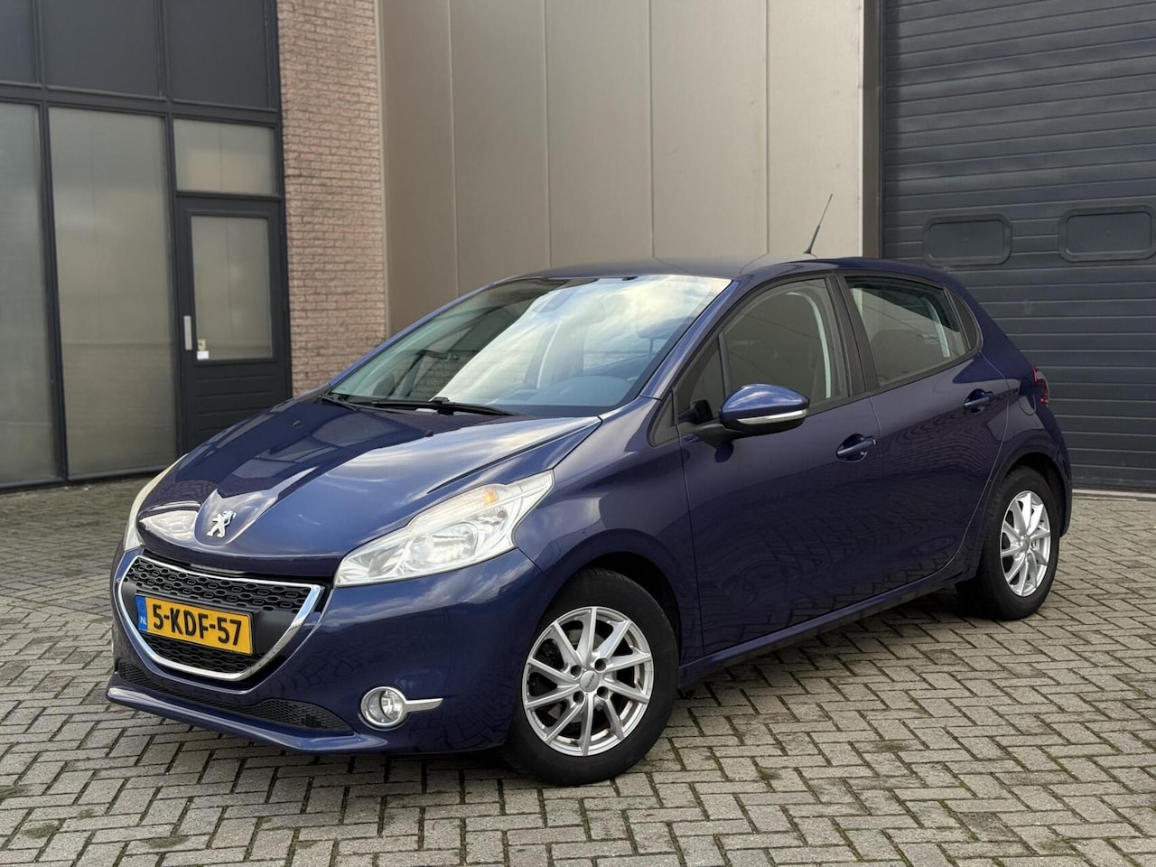 Peugeot 208 - 1.2 VTi Blue Lease Executive Airco/Cruise/Navi - AutoWereld.nl