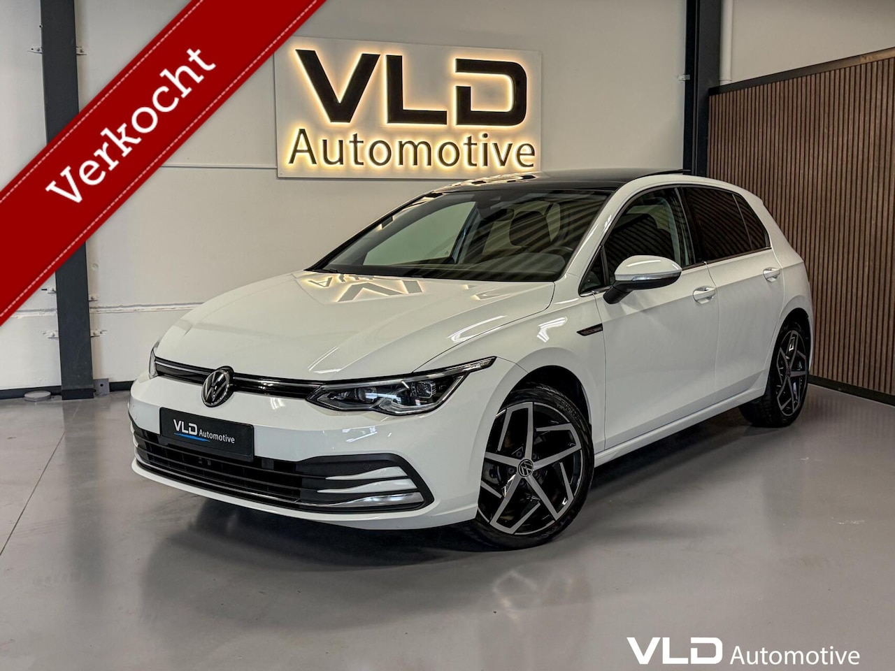 Volkswagen Golf - 1.5 eTSI Pano Sfeer Memory IQ Cam Acc Navi - AutoWereld.nl