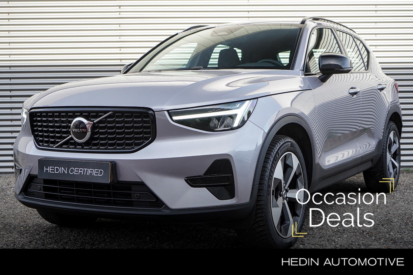 Volvo XC40 - B4 Plus Dark | 2.000 kg trekgewicht | ALL Season banden | Adaptieve Cruise Control | Pil - AutoWereld.nl