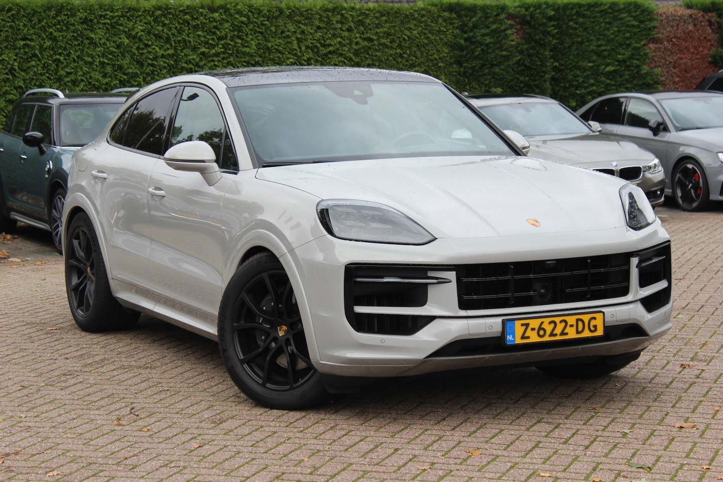 Porsche Cayenne Coupé - 3.0 E-Hybrid / Panoramadak / 360Camera / Softclose / Sportuitlaat / Sportdesign+Chrono / 2 - AutoWereld.nl