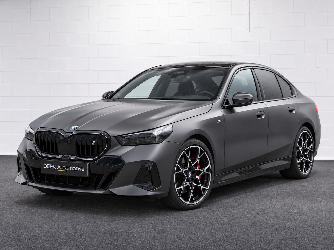 BMW i5 - eDrive40 84 kWh | M Sport | H/K | INDIVIDUAL - AutoWereld.nl