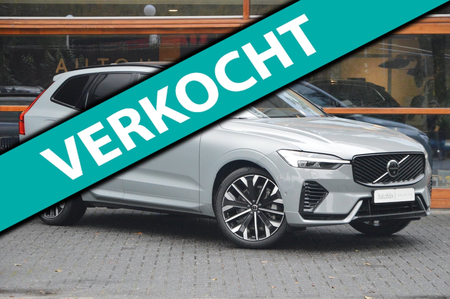 Volvo XC60 - T8 Hybride AWD Ultra Dark Executive | Luchtvering | Massage | Stoelventilatie | Head-Up | - AutoWereld.nl