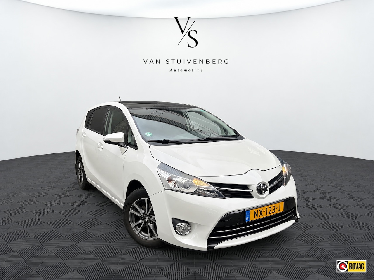 Toyota Verso - 1.8 VVT-i Business PANORAMDAK TREKHAAK NAVI - AutoWereld.nl