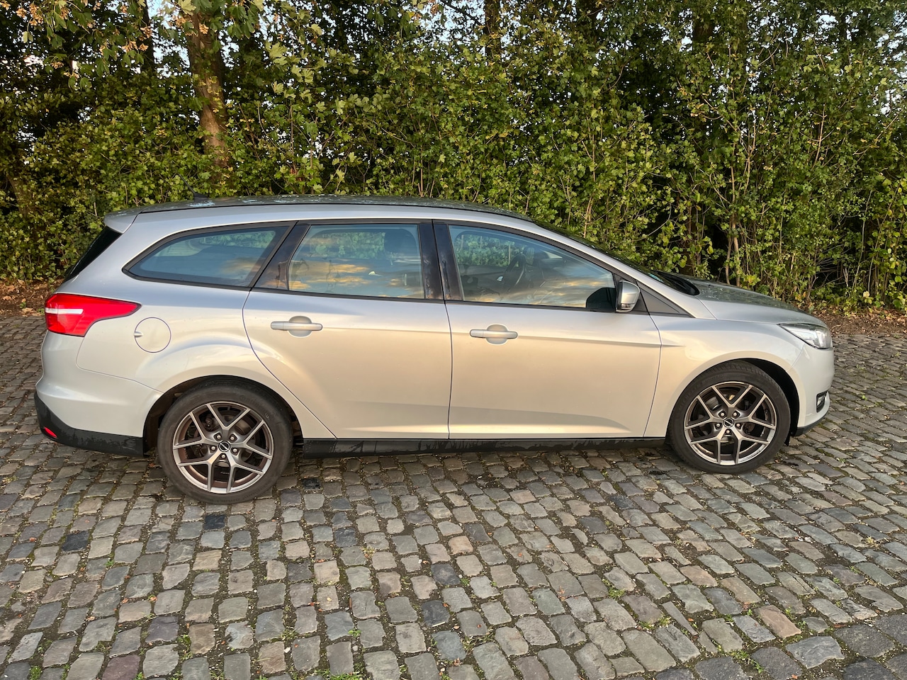 Ford Focus Wagon - 1.0 Trend Edition Ecoboost 1.0 - AutoWereld.nl