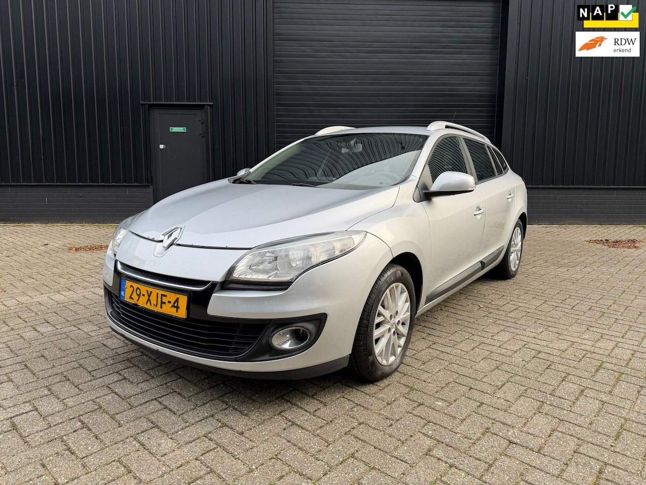 Renault Mégane Estate - 1.5 dCi Expression NAVI Airco Cruise - AutoWereld.nl