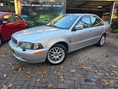 Volvo S40 - 1.8 Europa | KNAPPE AUTO | STOELVERWARMING | CRUISE | TREKHAAK | LMV |