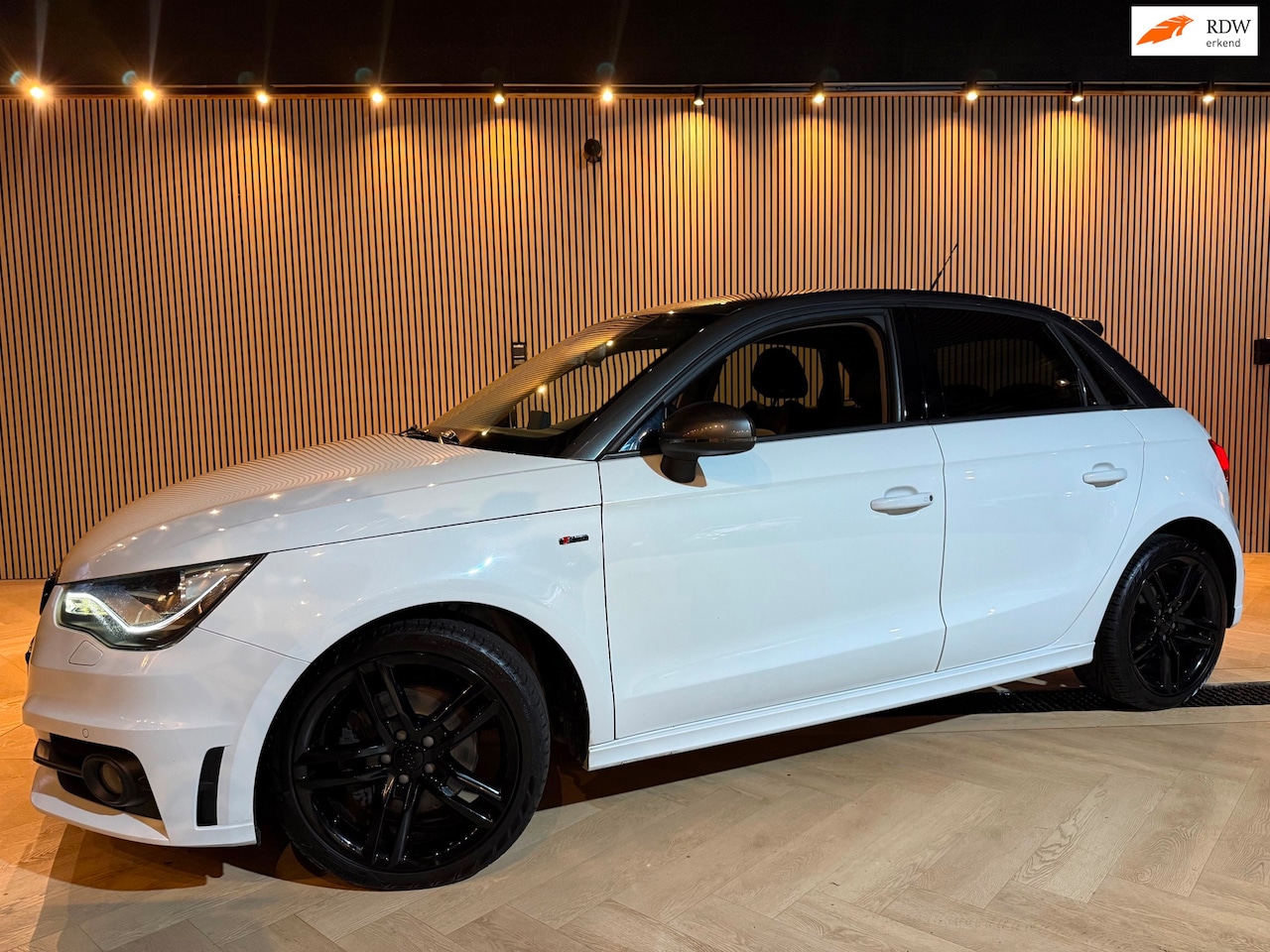 Audi A1 Sportback - 1.4 TFSI S-Line | Automaat | Keyless | Flippers - AutoWereld.nl