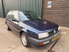 Volkswagen Golf - 1.6 CL Orlando NAP