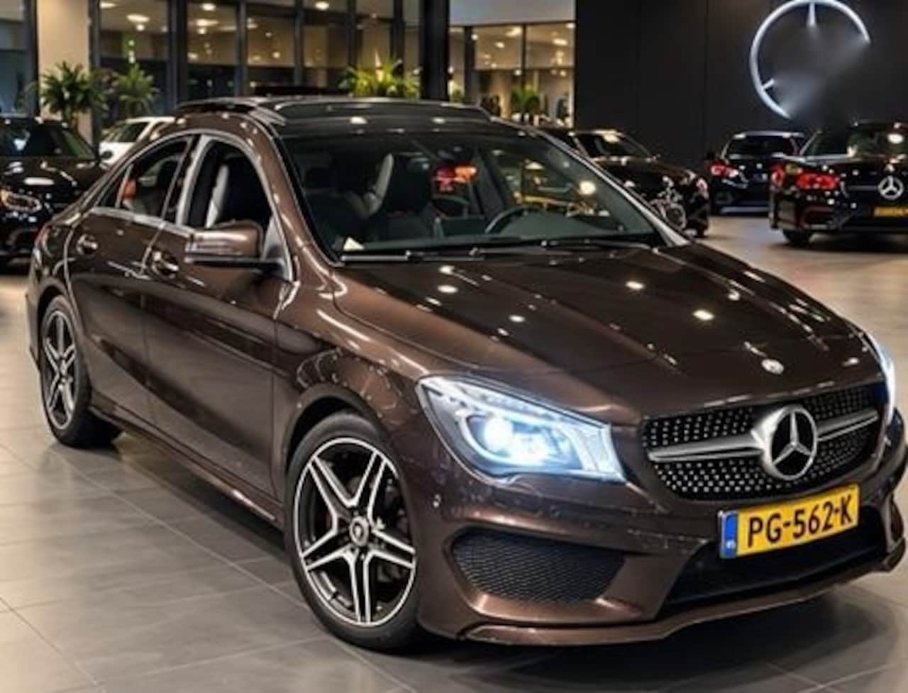 Mercedes-Benz CLA-Klasse - 180 AMG AUT PANO NAVI CLIMA DIK 2016 - AutoWereld.nl