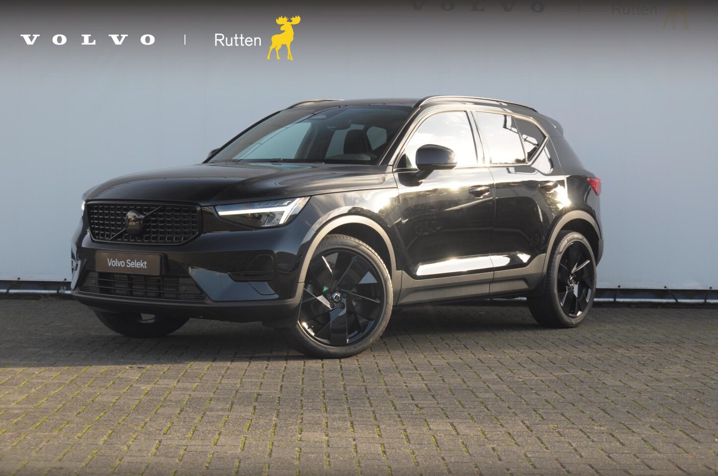 Volvo XC40 - B3 177PK Automaat Plus Black Edition / Adaptieve Cruise control / BLIS / Harman Kardon / 2 - AutoWereld.nl
