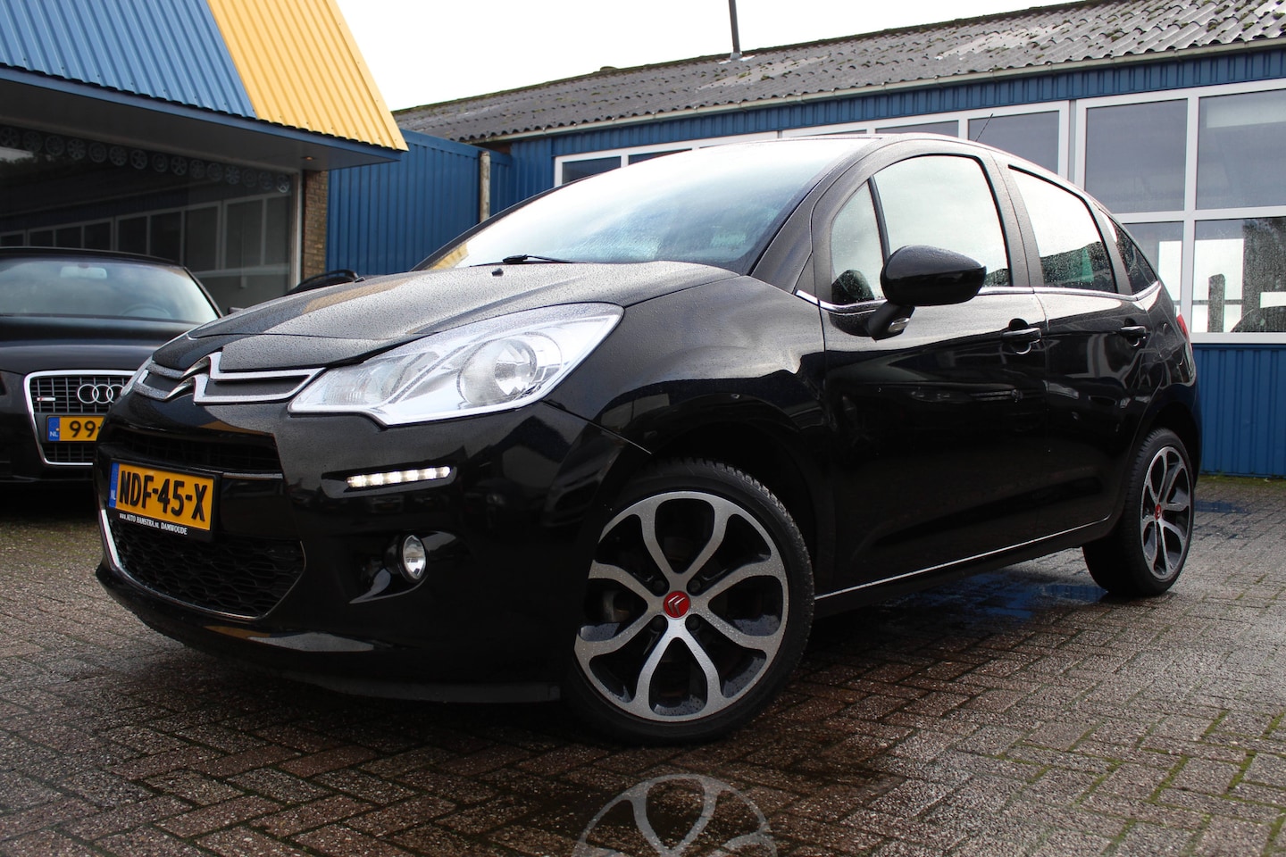 Citroën C3 - 1.2i "Black Box Edition" Cruise - Clima - Navi !!! 110 Pk - AutoWereld.nl