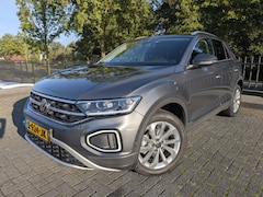 Volkswagen T-Roc - 1.5 150PK Style | Trekhaak | Navi | ACC | Camera | LED | Stoelverw. | Half Leder | PDC | A