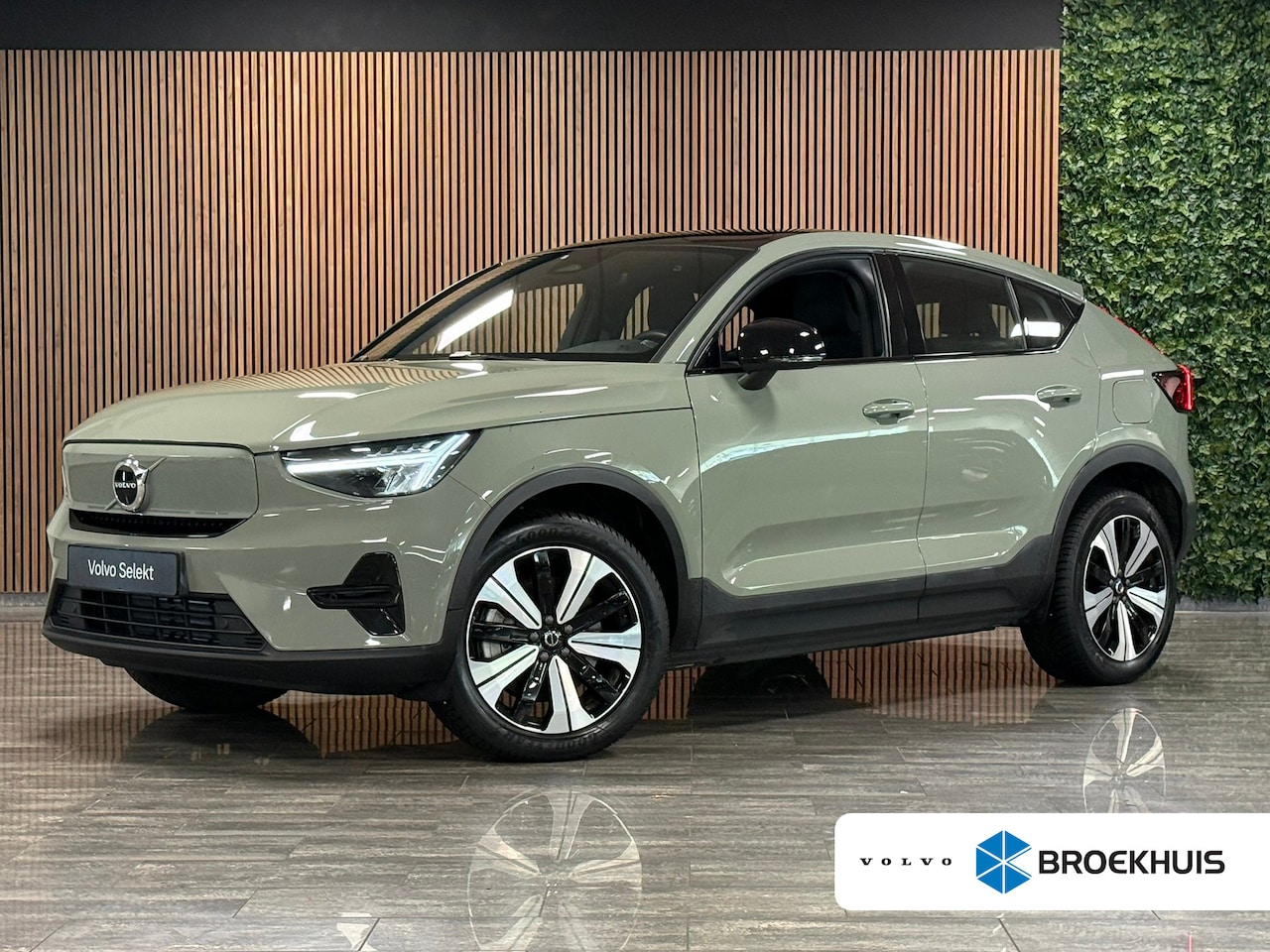 Volvo C40 - Recharge Plus 69 kWh | All-season banden | Parkeercamera | Adaptieve Cruise Control | Pilo - AutoWereld.nl