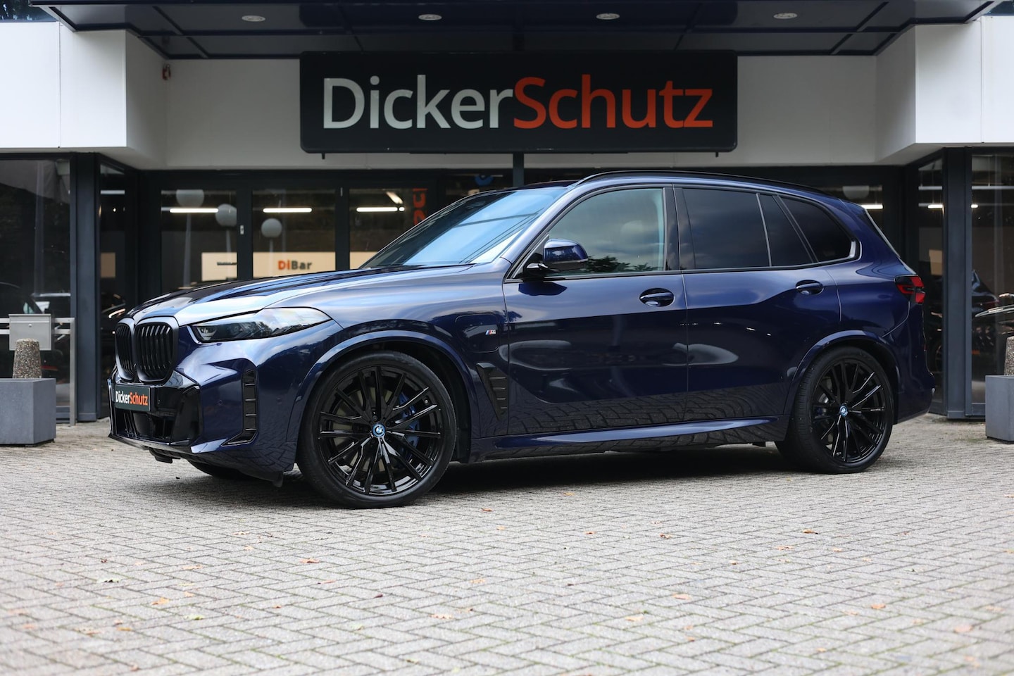 BMW X5 - xDrive50e M Sport Pro Pano | trekhaak | soft-close | Individual - AutoWereld.nl