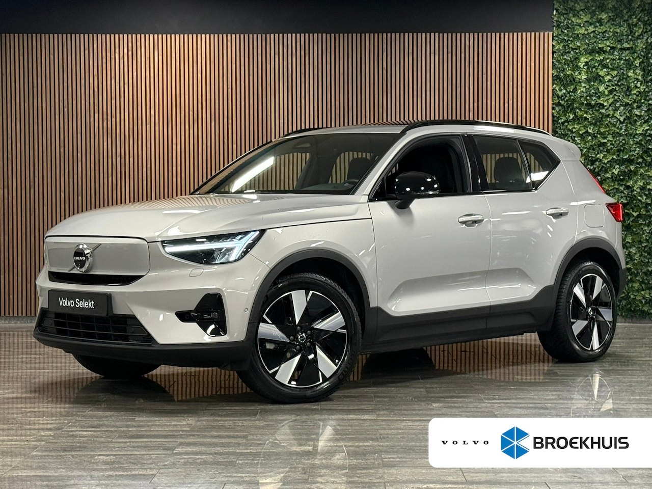 Volvo XC40 - Single Motor Extended Range Ultimate 82 kWh | 100% SoH | Schuifdak | 360° Camera | All Sea - AutoWereld.nl