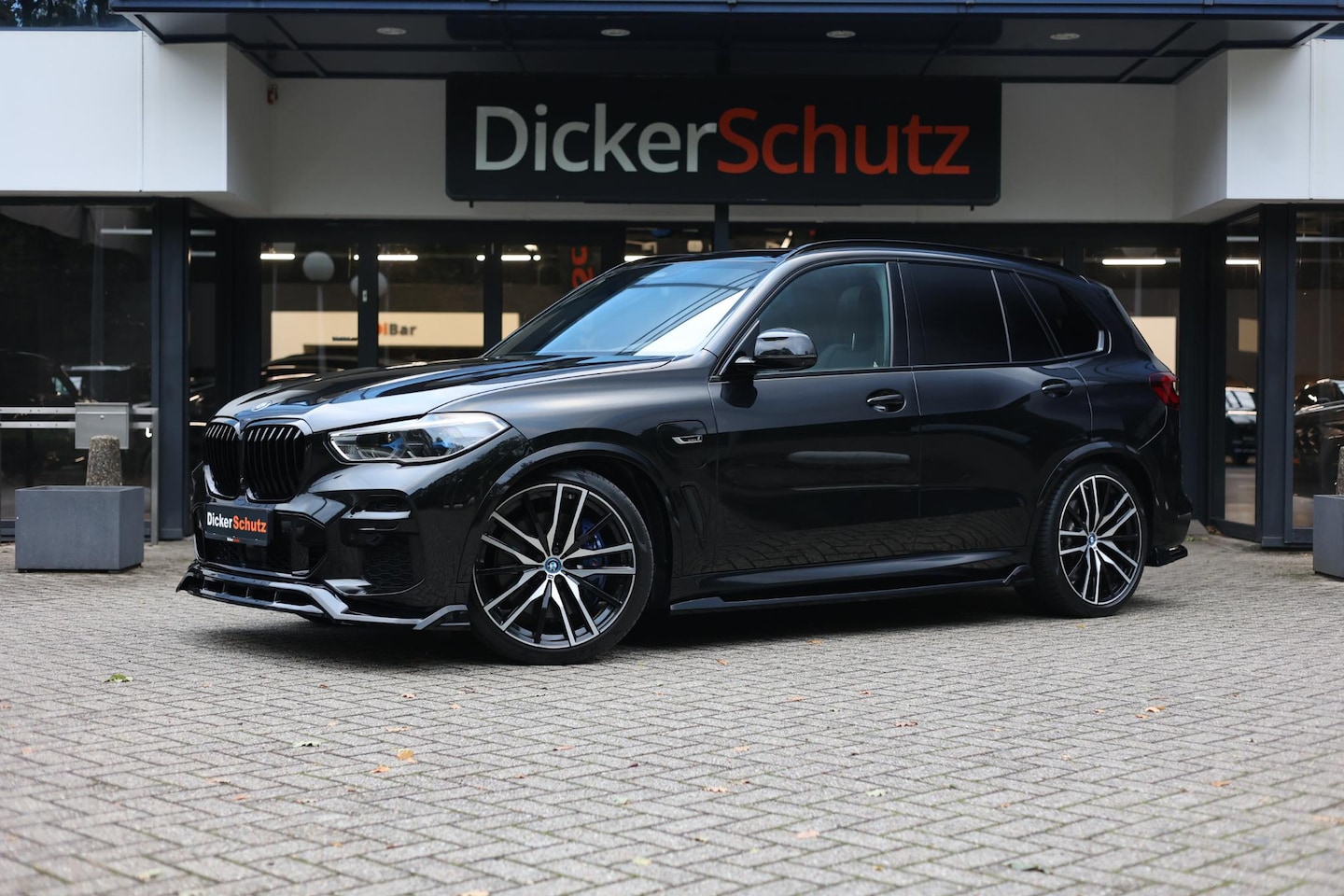 BMW X5 - xDrive45e M Sport Bodykit | Panoramadak | Laser | Trekhaak - AutoWereld.nl