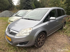 Opel Zafira - 1.6 Executive, Schakelt moeilijk