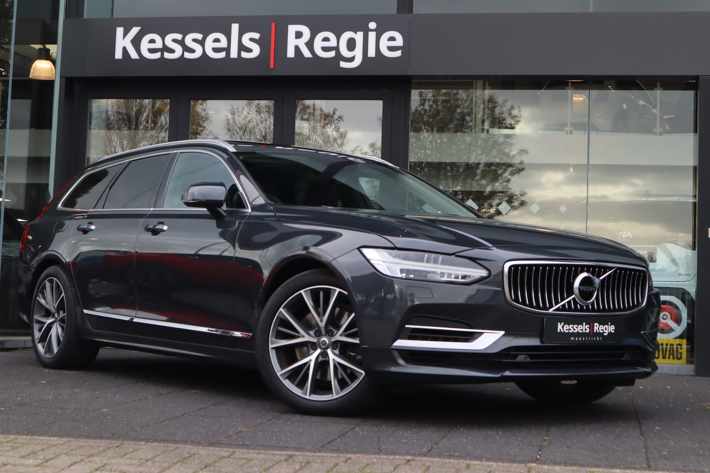 Volvo V90 - 2.0 T8 AWD Inscription | Pano | Elec.trekhaak | Memory | HuD | Leer | Led | Camera - AutoWereld.nl