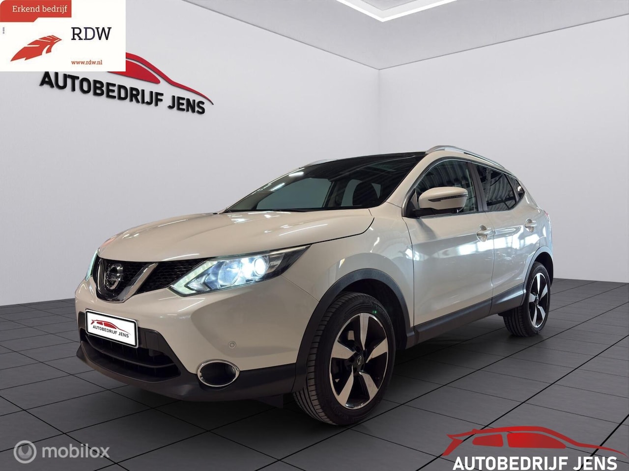Nissan Qashqai - 1.2 Acenta|360cam|panoramadak - AutoWereld.nl