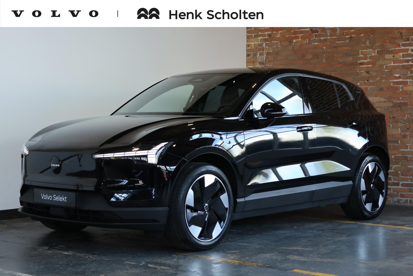 Volvo EX30 - Single Motor Extended Range Plus 69 kWh | Logo's zwart | Stoelverwarming | Stuurwielverwar - AutoWereld.nl