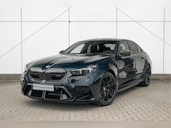BMW M5 - 5 Serie Automaat / Trekhaak / Carbon-keramische remmen / Carbon Pack / Comfort Access / Bo