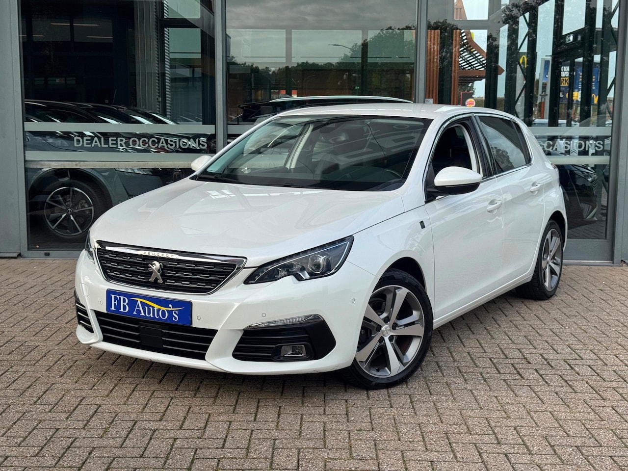 Peugeot 308 - 1.2 PureTech Tech Edition Airco Navi Cruise Lmv Camera - AutoWereld.nl