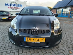 Toyota Yaris - 1.3 VVTi Aspiration Nieuw in Nederland geleverde goed onderhouden Yaris