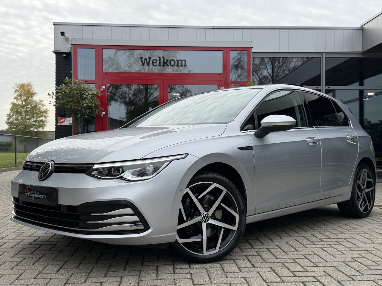 Volkswagen Golf - 1.5 TSI *!* PANODAK/ RADAR/ MASSAGE/ HuD/ 18 INCH *!* - AutoWereld.nl