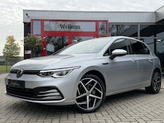 Volkswagen Golf - 1.5 TSI * PANODAK/ RADAR/ MASSAGE/ HuD/ 18 INCH