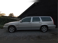 Volvo V70 - 2.5 Luxury-Line
