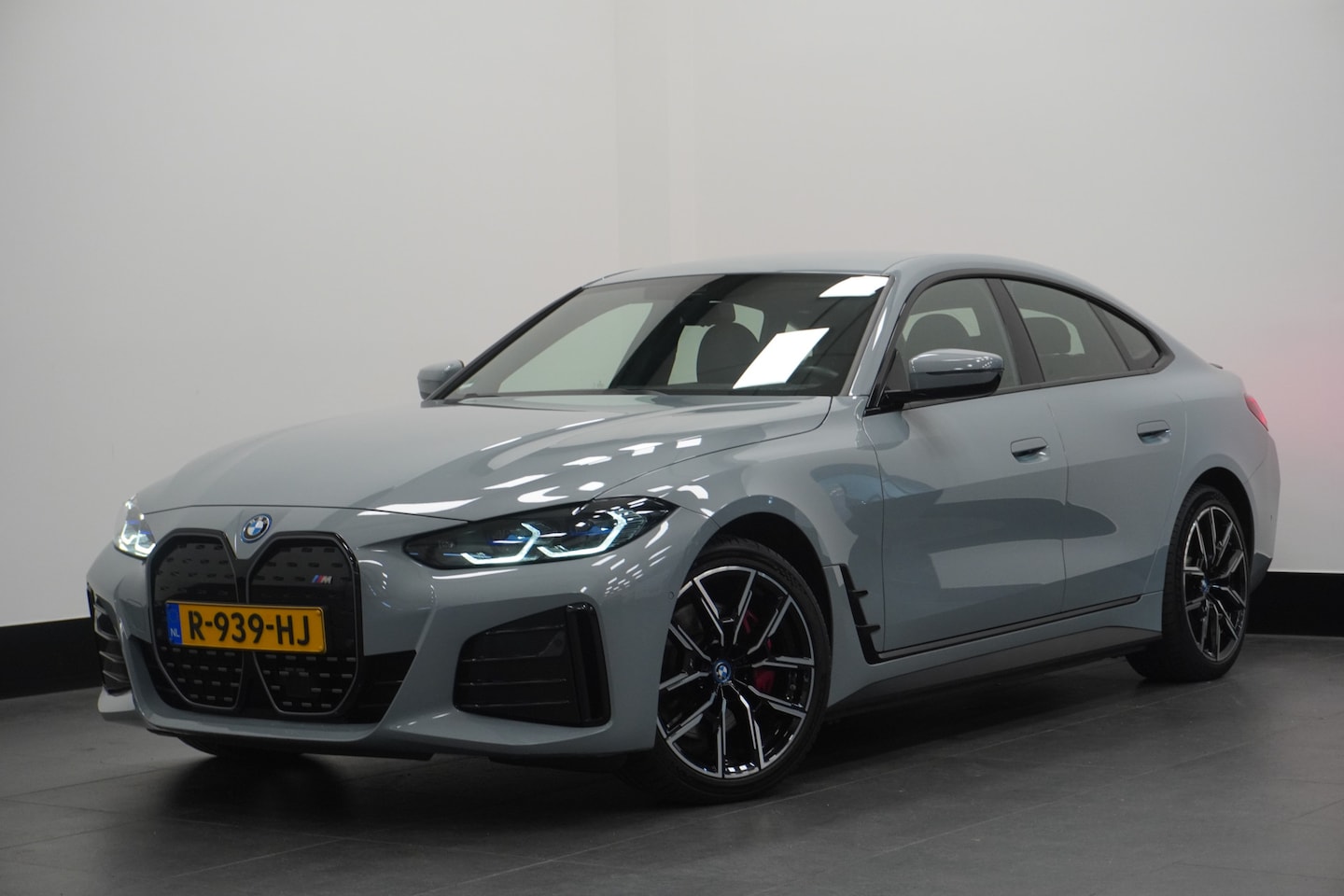 BMW i4 - eDrive40 M-Sport High Executive 84 kWh 3 fasen | Laser | Head-up | Leder | Camera | €34.90 - AutoWereld.nl