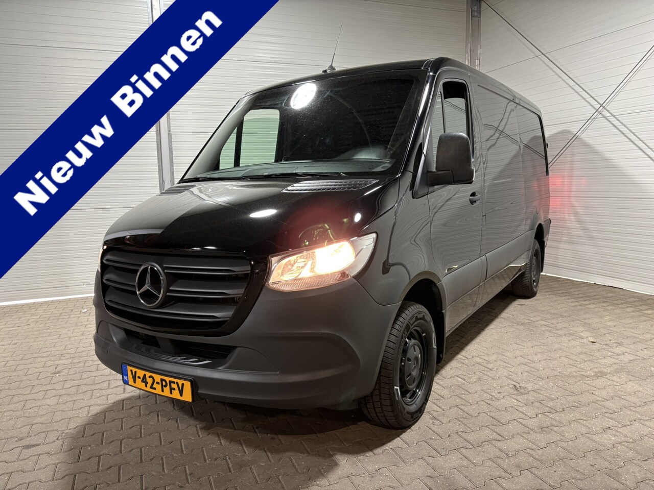Mercedes-Benz Sprinter - 317 1.9 CDI L2H1 | Automaat | 3-Zits | Trekhaak | Cruise control | Achteruitrij camera | A - AutoWereld.nl