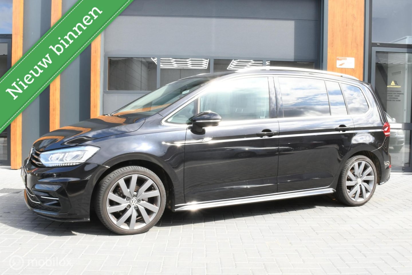 Volkswagen Touran - 1.4 TSI Highline Business R 7p 1.4 TSI Highline Business R 7p NAP!! - AutoWereld.nl