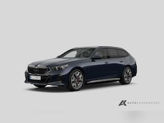 BMW 5-serie Touring - 550e xDrive M Sport Pro | Panorama | Comfort Seats | Driving Ass. Plus | 360 Camera | Trek