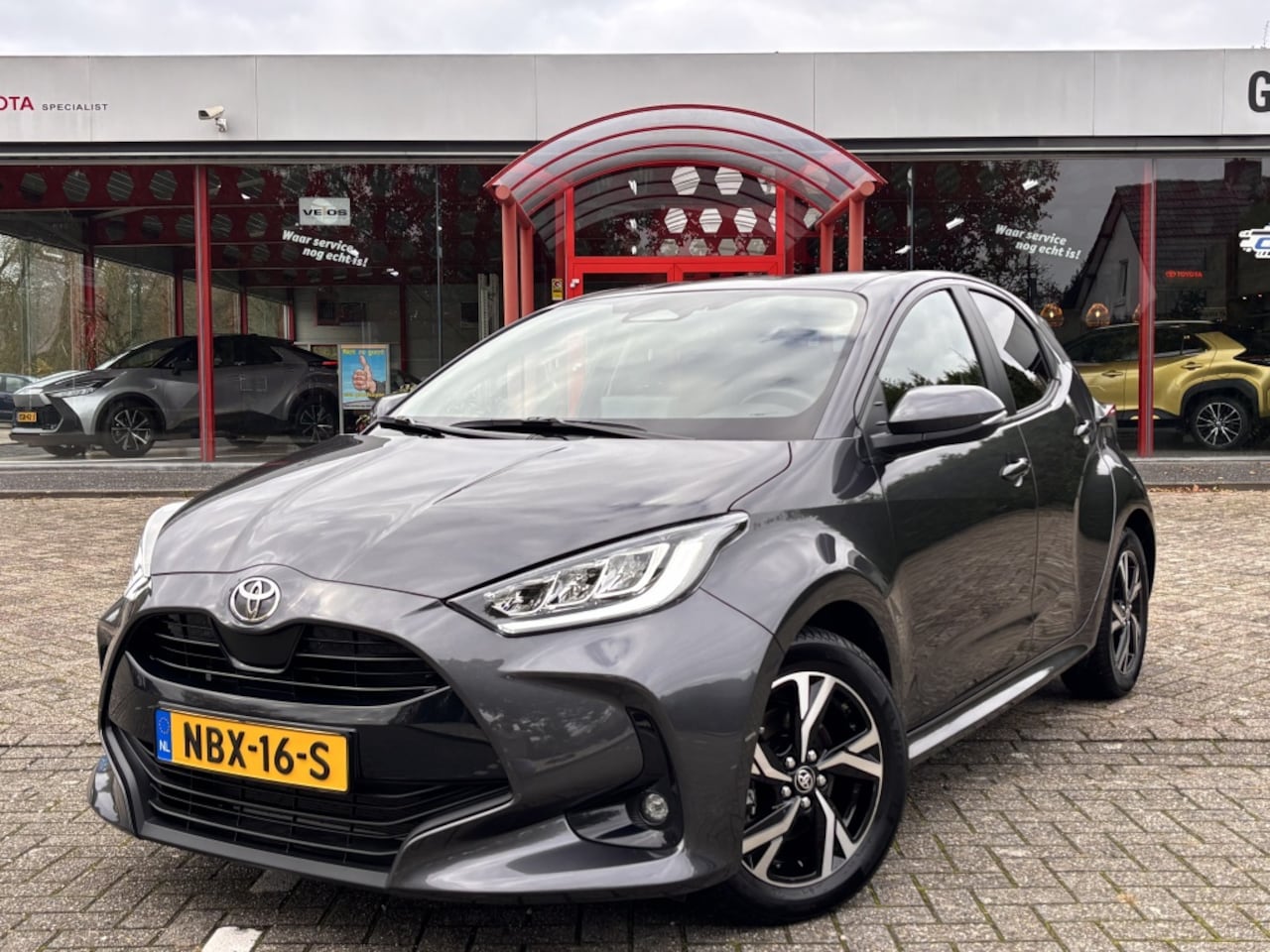 Toyota Yaris - 1.5 Hyb. 115 First Edition Automaat | CarPlay | Cruise | 16'' Lmv - AutoWereld.nl