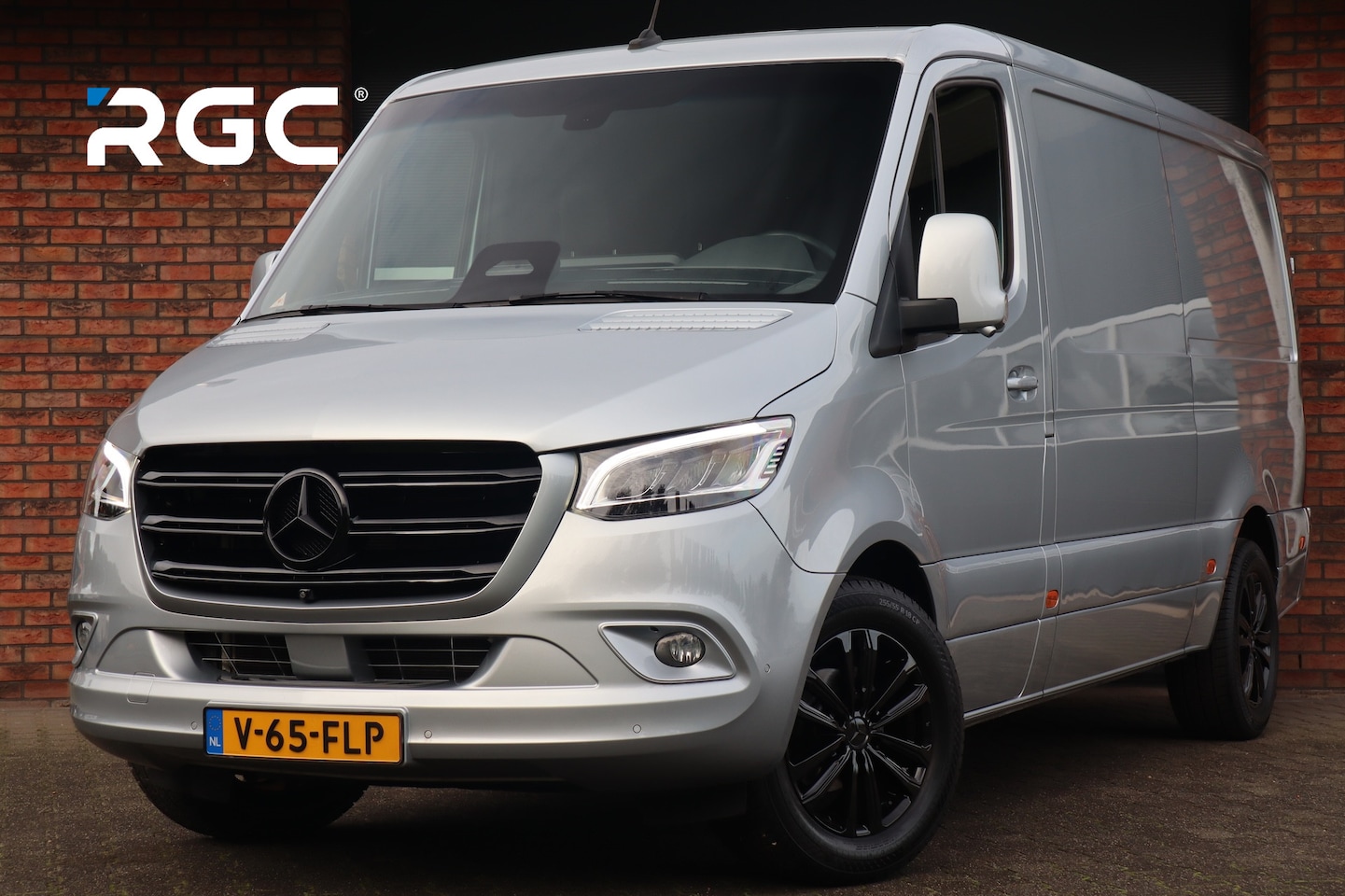 Mercedes-Benz Sprinter - 317 CDI Aut. L2H1 Select, 3500 KG trekhaak - AutoWereld.nl