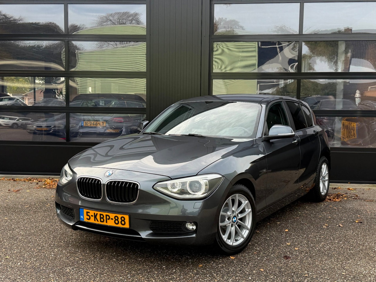 BMW 1-serie - 118i Executive Xenon Navi Aut. - AutoWereld.nl