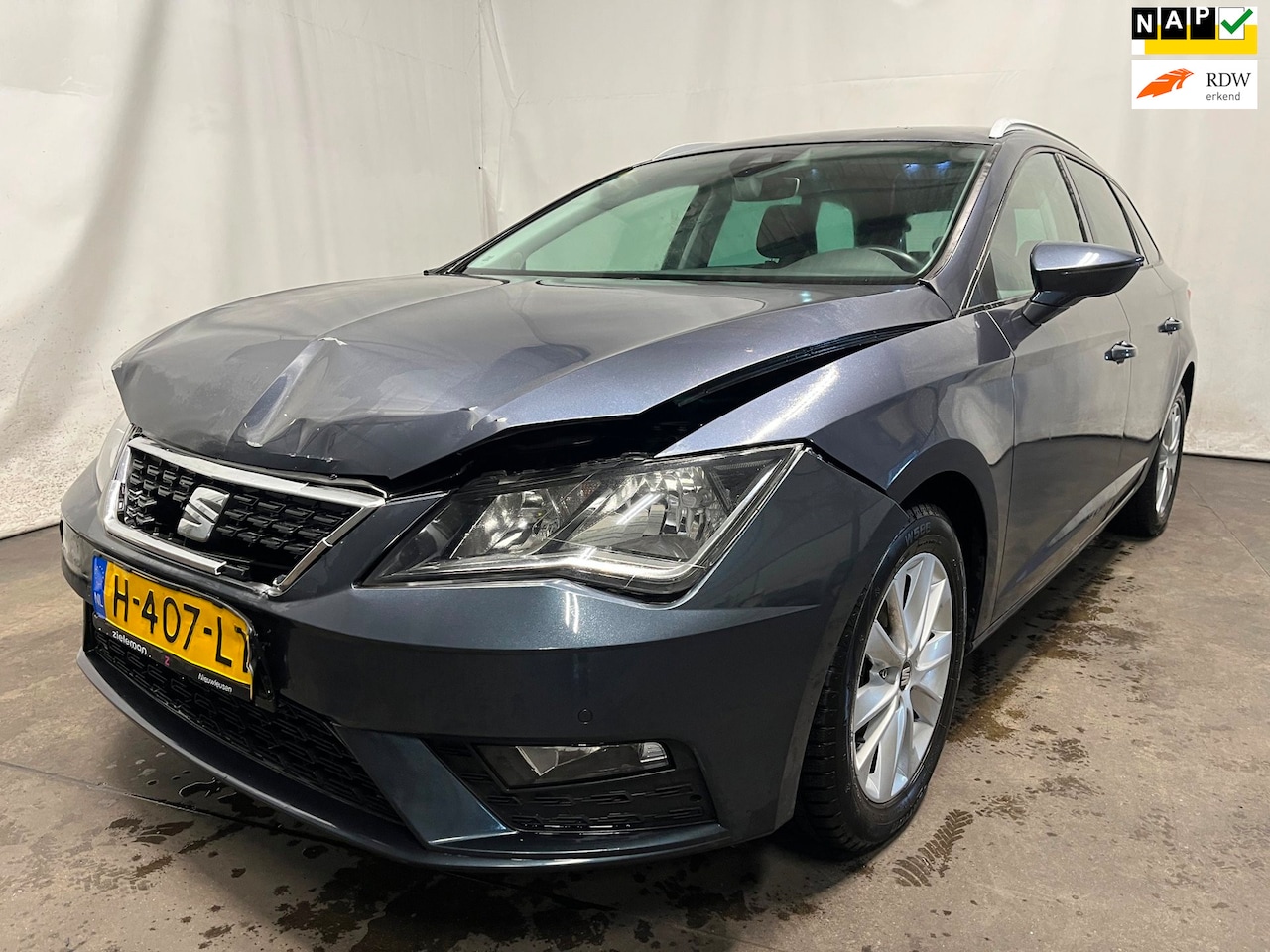 SEAT Leon ST - 1.6 TDI Style Ultimate Edition Schadeauto vrontschade - AutoWereld.nl