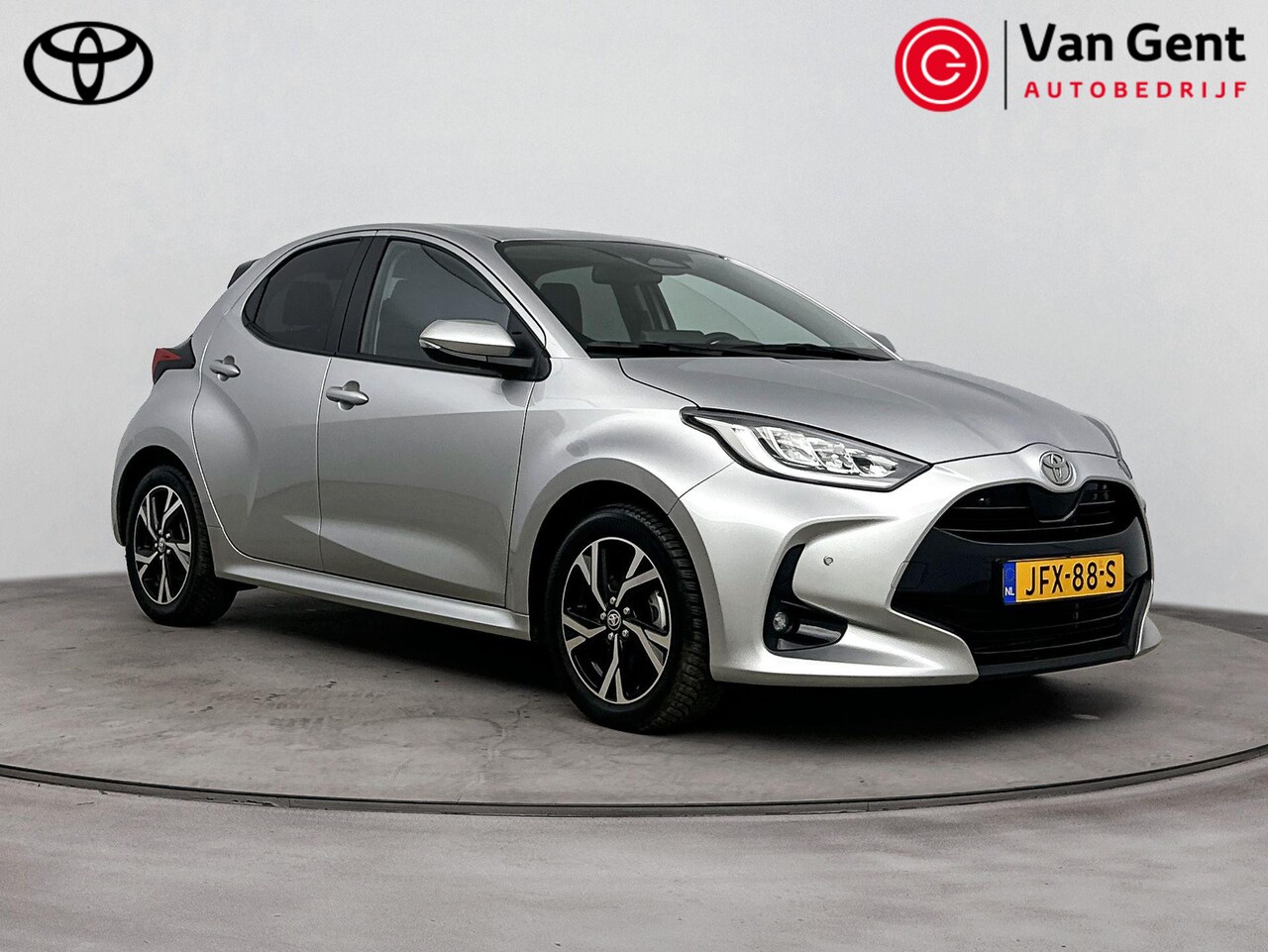 Toyota Yaris - 1.5 Hybrid 115 Dynamic | Dodehoek detectie | Parkeersensoren voor/achter | Stoel-/stuurver - AutoWereld.nl