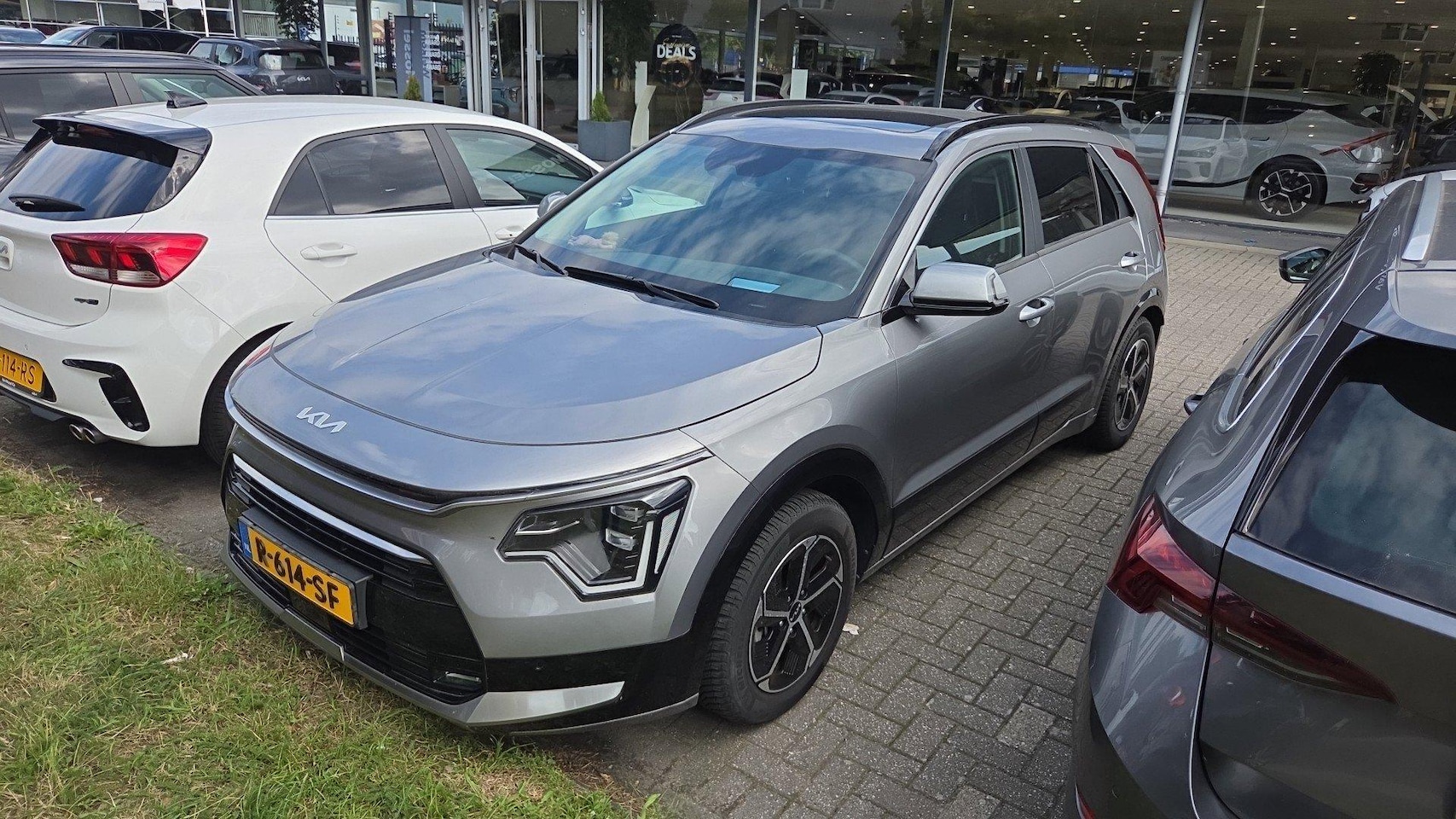 Kia Niro - 1.6 GDi Hybrid DynamicPlusLine | Stuur- en Stoelverwarming | Apple CarPlay | Parkeersensor - AutoWereld.nl
