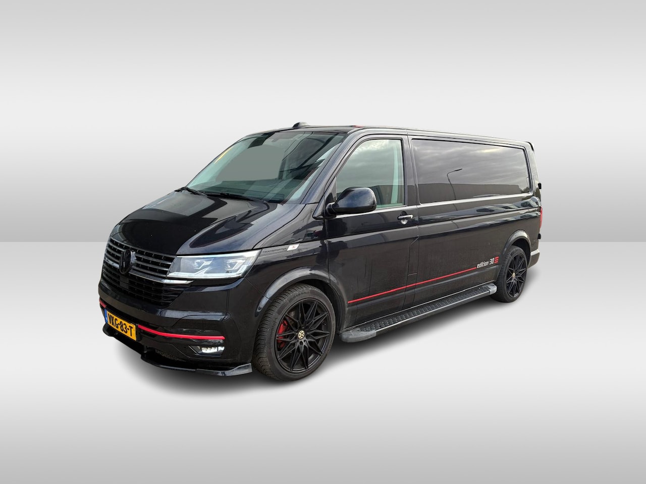 Volkswagen Transporter - 2.0 TDI 150pk L2 H1 35 Jaar Derks Editie - AutoWereld.nl